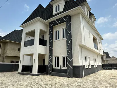 Brand New 5 Bedroom Spacious Detached House, 2 Rooms BQ