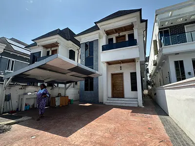 5 Bedroom Fully Detached Home