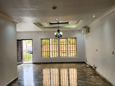 Newly Built 3 Bedroom Flat in a Well Maintained Environment