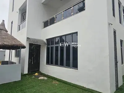5 Bedroom Detached House