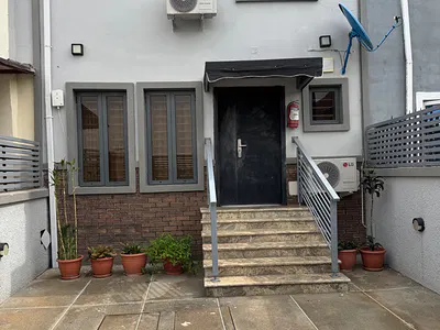Beautifully Finished 3 Bedroom Terrace Apartment