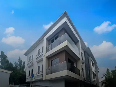 Fully Furnished 4 Bedroom Terrace House with BQ, Pool and Gym