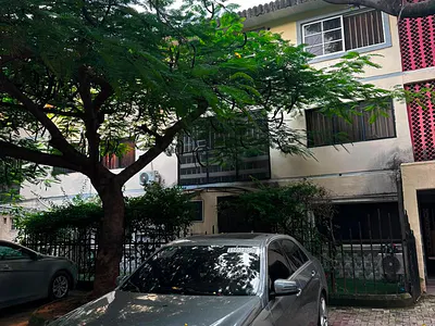 Distressed: 2 Bedrooms Spacious Apartment, Secured Estate