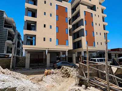Lovely 3 Bedroom Maisonette
