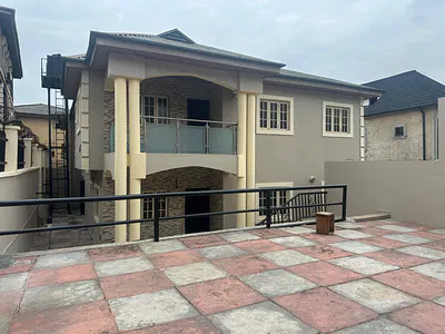 Newly Renovated 4 Bedroom Duplex and a Room BQ