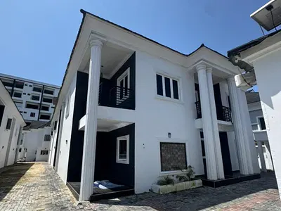3-Bed Lovely Well Maintained Duplex