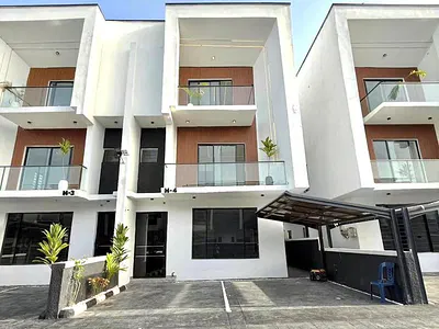 4 Bedroom Semi-Detached Triplex with BQ