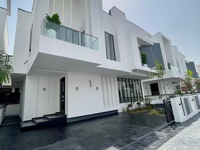 Decently Finished Luxury 5bedroom Detached Duplex with BQ