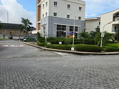 A Serviced 2 Bedroom Apartment