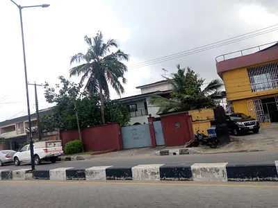Luxury Detached Duplex + 2bedroom BQ