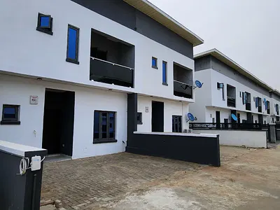 Luxury 3bedroom Home with a Visitors Home in an Estate