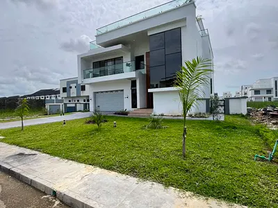 5 Bedrooms Fully Detached Duplex