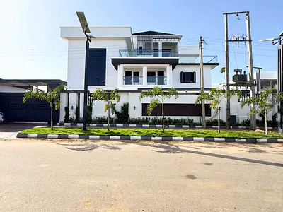 Exquisite 9 Bedrooms Smart Mansion Designed for Discerning Home Owners