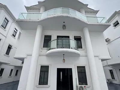 Ultra-Luxury 4-Bedroom Fully Detached Duplex