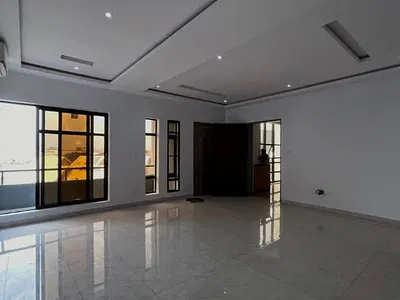Fully Service 3bedroom Flaf with BQ Fitted Kitchen, Large Living Room
