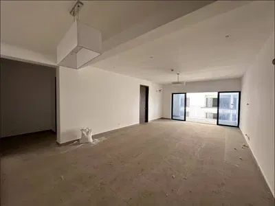 Fully Service 3bedroom Apartment on 5th Floors with BQ Fitted Kitchen
