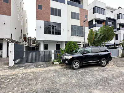 5 Bedroom Semi Detached with a Penthouse, Pool, 2 BQS, Elevator, Etc.