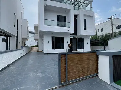 5 Bedroom Fully Detached Duplex