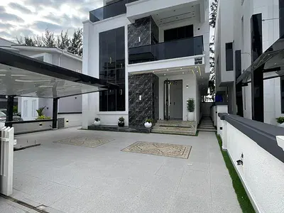 Luxurious 5 Bedroom Detached Duplex in a Secure Estate