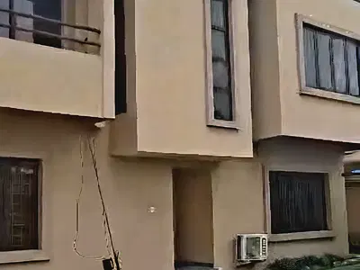 4 Bedroom Detached Duplex with 1room Servants Quarters