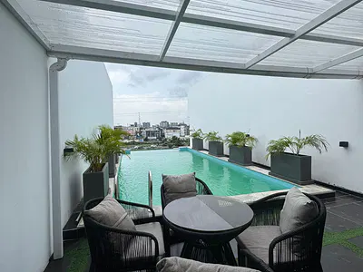 Deluxe 2 Bedroom Apartment with Rooftop Pool and Gym
