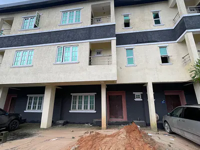 Shell 5 Bedroom Duplex & BQ