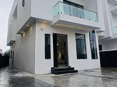 Beautiful 4-Bedroom Detached Home
