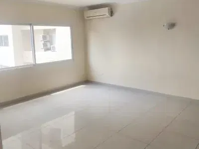 Luxury 3 Bedroom Flat with a Room BQ