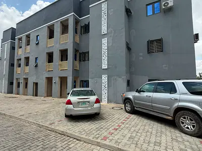 Massive 3 Bedroom Flat Apartment with BQ
