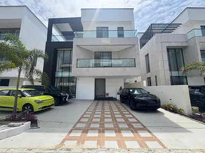 A Brand New Luxury 6 Bedroom Fully Detached Duplex with 2 BQ