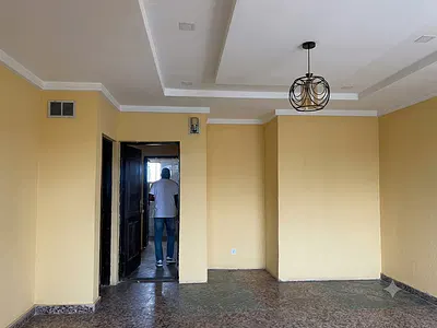 A Very Spacious 3 Bedroom Flat (Upstairs)