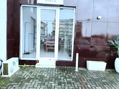Spacious Commercial Shop Space