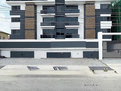 Serviced 3 Bedroom Apartment with En-Suite Rooms