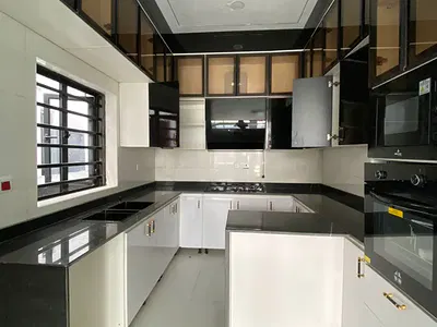 4 Bedrooms Semi Detached Duplex