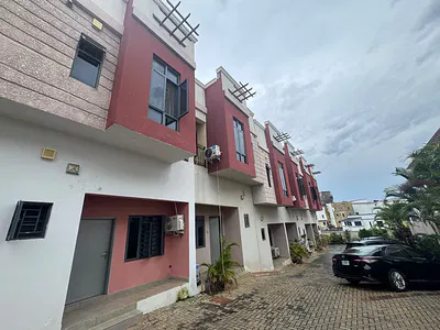 Above Is a Single Selfcontained BQ Available in a Serviced Estate