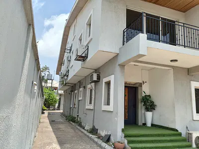 5 Bedroom Detached House with 2 Room BQ