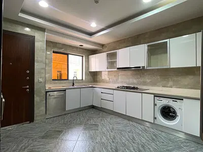Well Maintained 4 Bedroom Maisonette with BQ