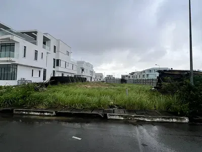 830SQM Corner Piece Land