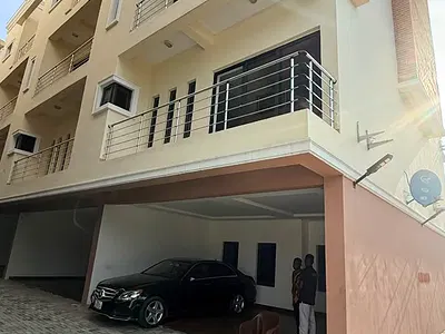 Newly Developed All En-Suite Luxury 4 Bedrooms Terrace Duplex
