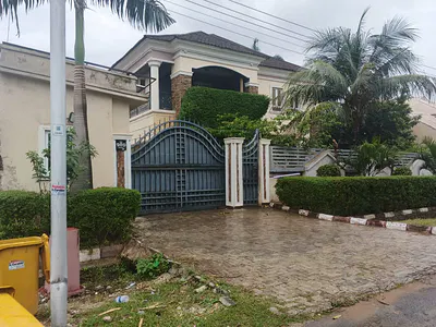 2 Bedroom Flat First Floor Location: Gwarimpa Abuja, 662 Road.