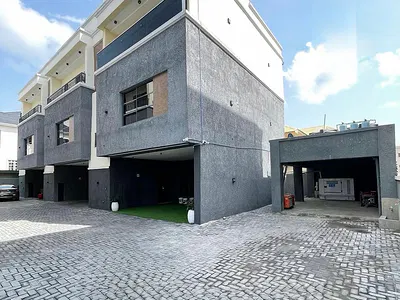 4 Bedroom Terraced Duplex with En-Suite Rooms