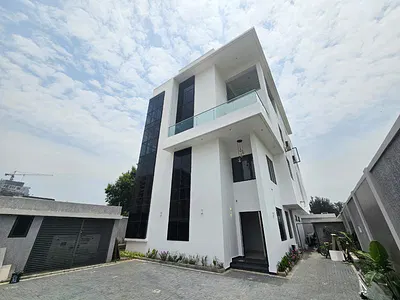 Brand New 6 Bedroom Detached Duplex with Pool, Gym, Cinema