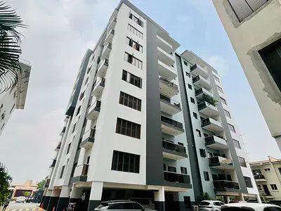 4-Bedroom Apartment with Gym, Pool, 24HRS Power
