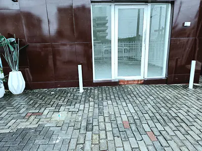 Lovely Shop Space on 42 and 40SQM