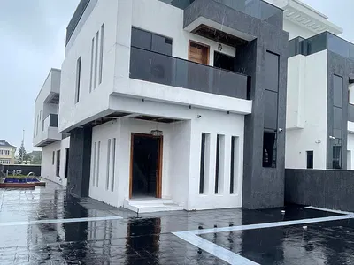 5 Bedroom Duplex