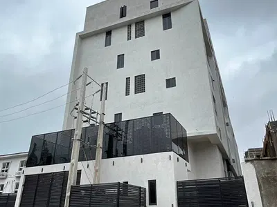 Gorgeous Brand New 2 Bedroom Maisonette Duplex with Fitted Kitchen