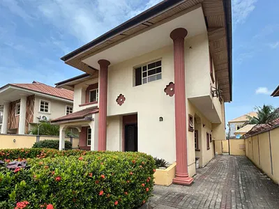 5bedroom Fully Detached Duplex with 2rooms BQ