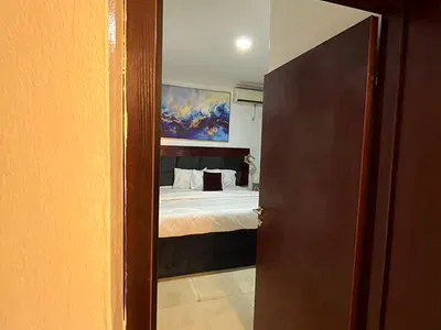 Unfurnished 2bedrooms Service Apartment