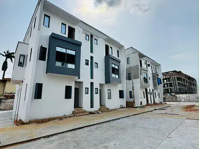 Magnificently Built 4 Bedroom Semi Detached Duplex Plus BQ in a Haven