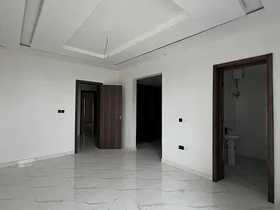 Contemporary 4 Bedroom Terrace House